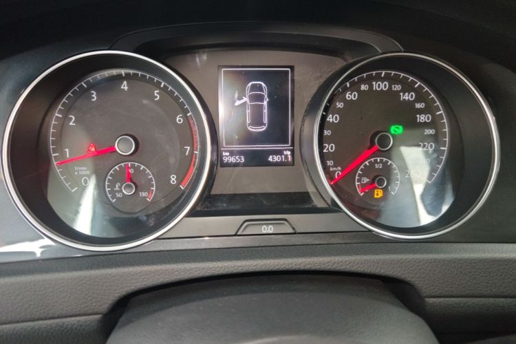 Volkswagen Golf 2020 car image #12