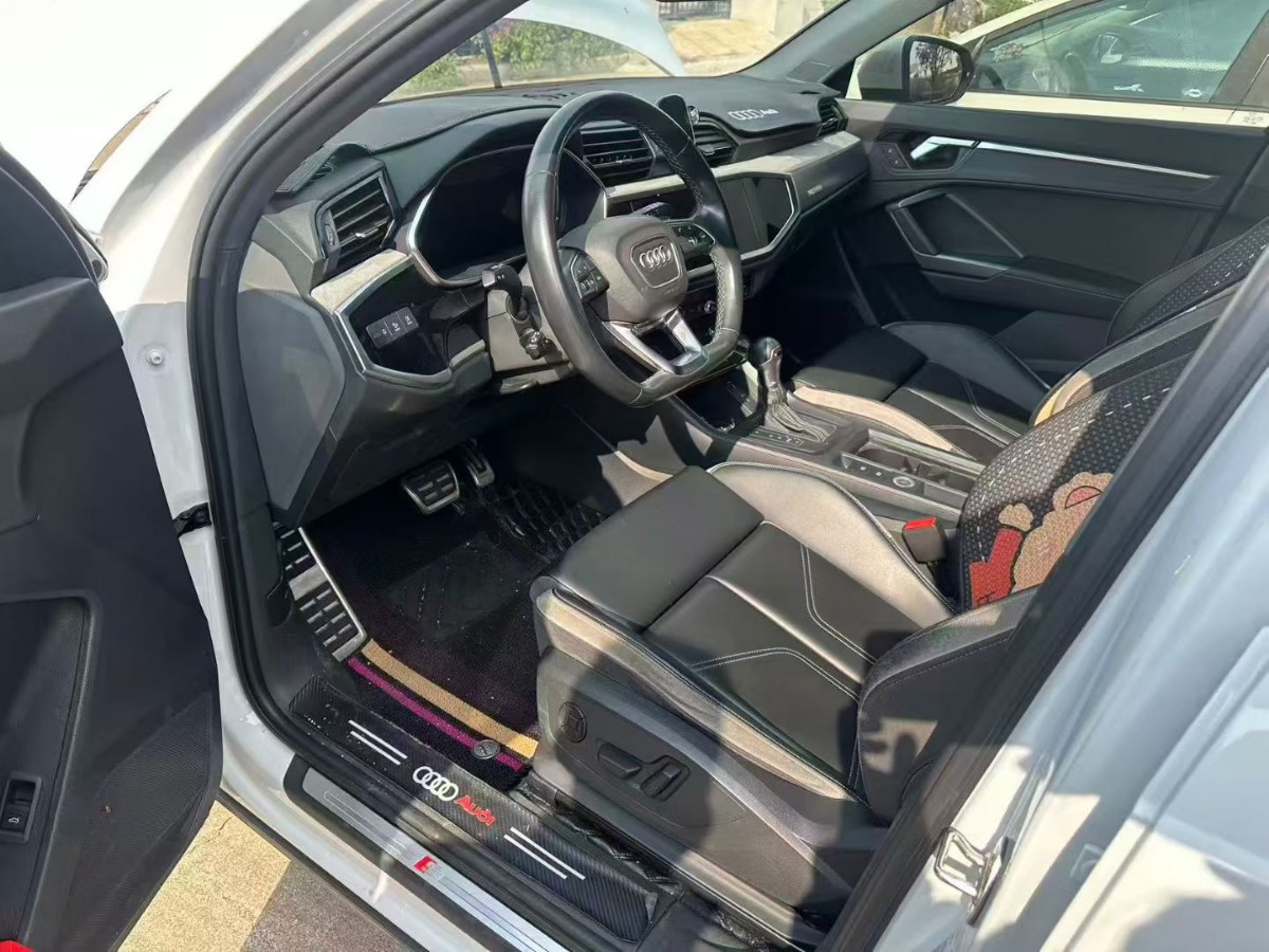 Audi Q3 2024 car image #2