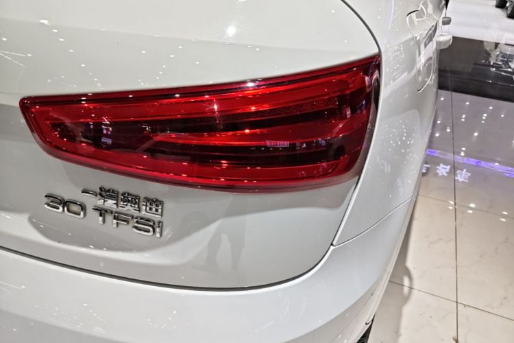 Audi Q3 2016 #8 Audi Q3 2016 car image #8