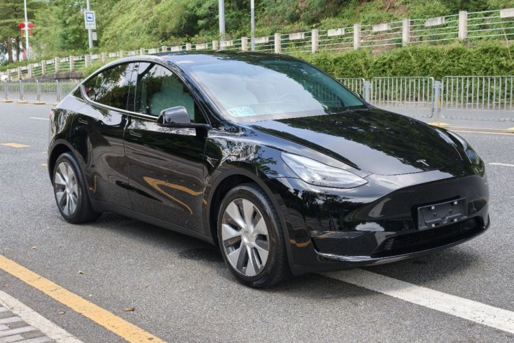 Tesla Model Y 2022 immagine di auto #11