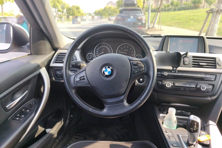 BMW 3 Series 2015 car image #11