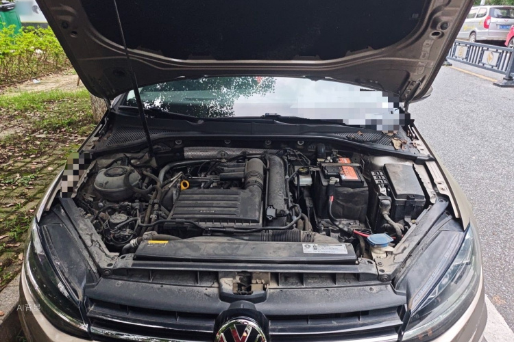 Volkswagen Golf 2020 car image #22