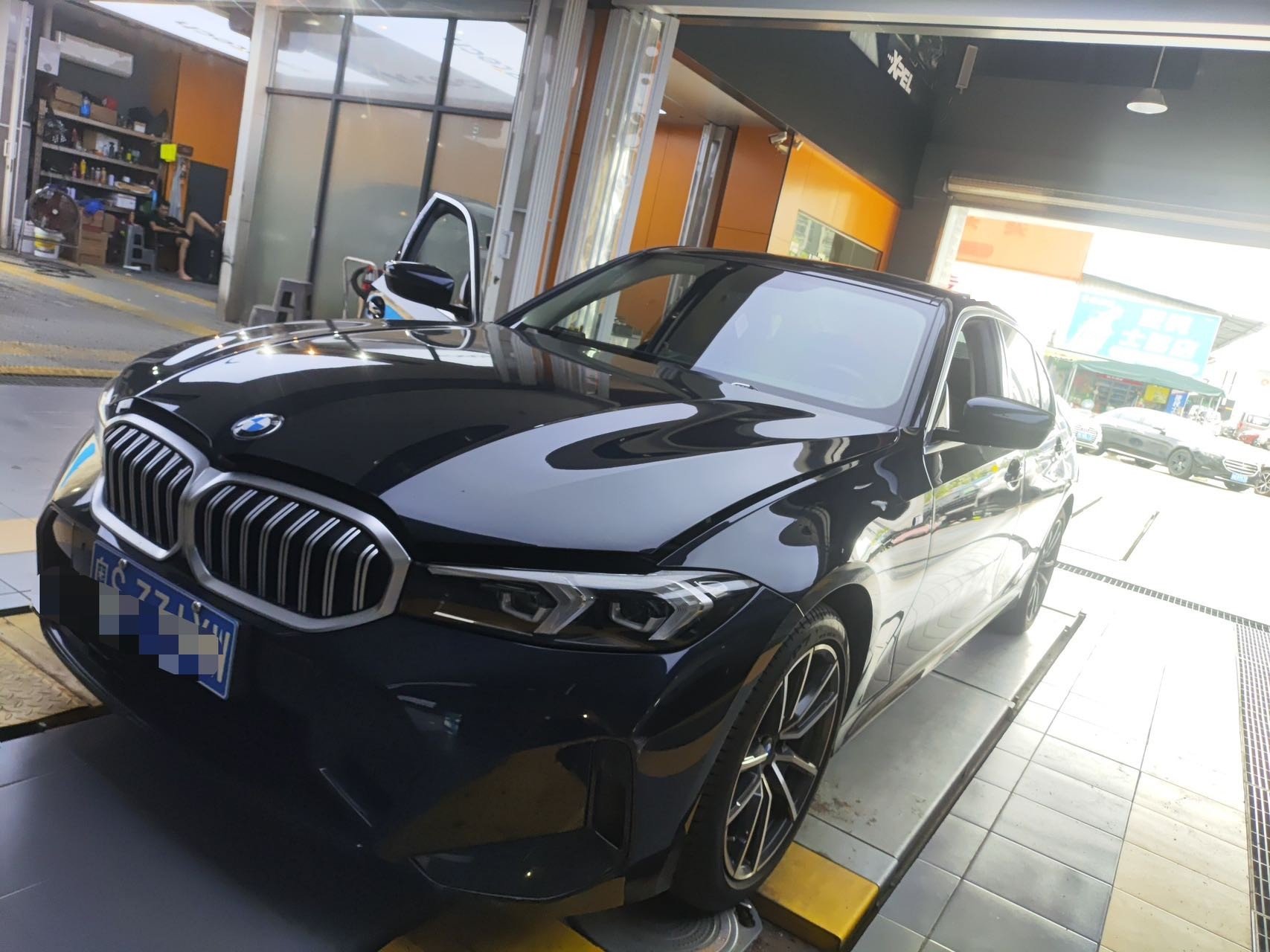 BMW 3 Series 2023 BMW 3 Series 2023 car image