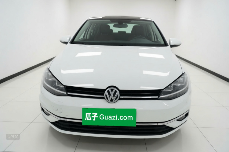 Volkswagen Golf 2019 car image #3