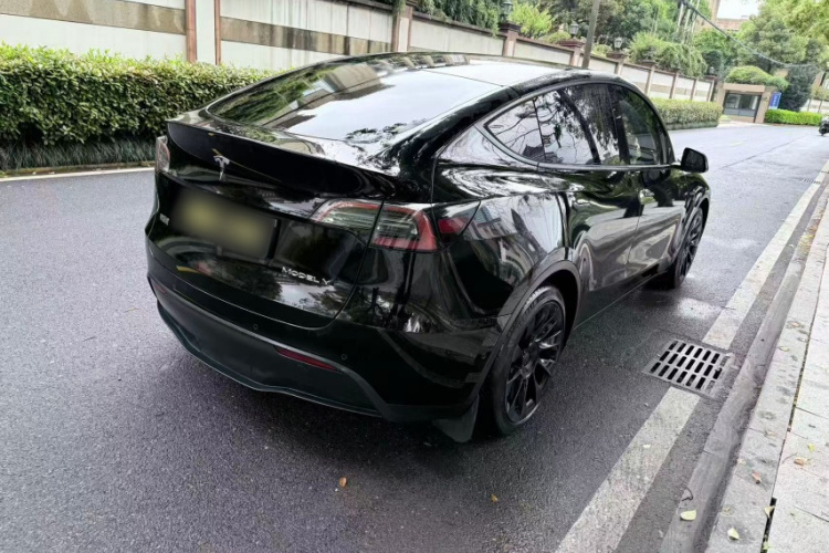Tesla Model Y 2022 #7 Tesla Model Y 2022 car image #7