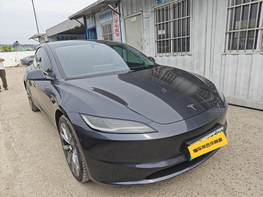 Tesla Model 3 2024 car image #3