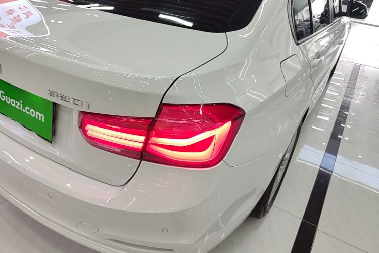 BMW 3 Series 2016 #8 BMW 3 Series 2016 car image #8