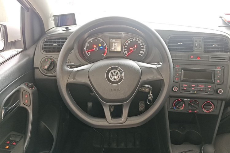 Volkswagen Polo 2016 #11 Volkswagen Polo 2016 car image #11