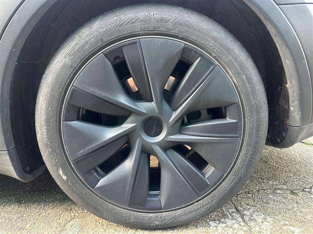 Tesla Model Y 2024 #8 Tesla Model Y 2024 car image #8