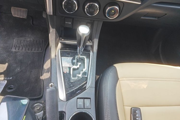 Toyota Corolla 2019 #18 Toyota Corolla 2019 car image #18