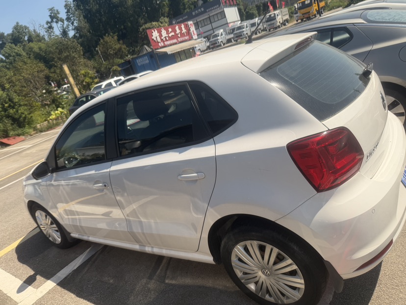 Volkswagen Polo 2019 car image #3
