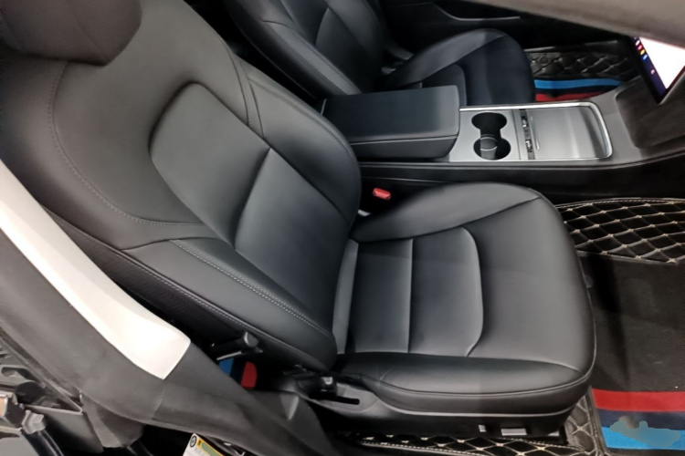 Tesla Model 3 2023 car image #24