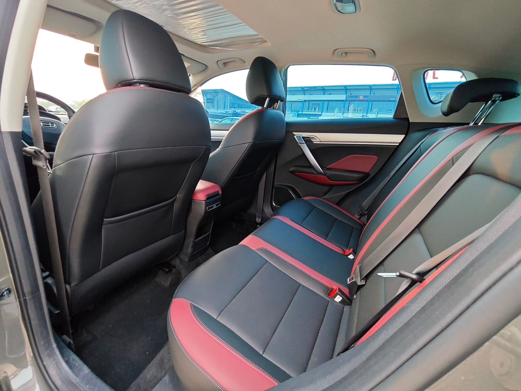 GEELY Coolray 2022 car image #4