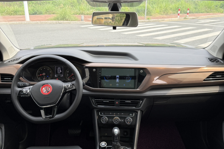 Volkswagen Tharu 2019 immagine di auto #9