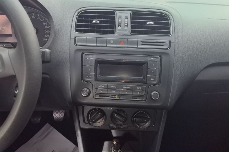 Volkswagen Polo 2016 #13 Volkswagen Polo 2016 car image #13