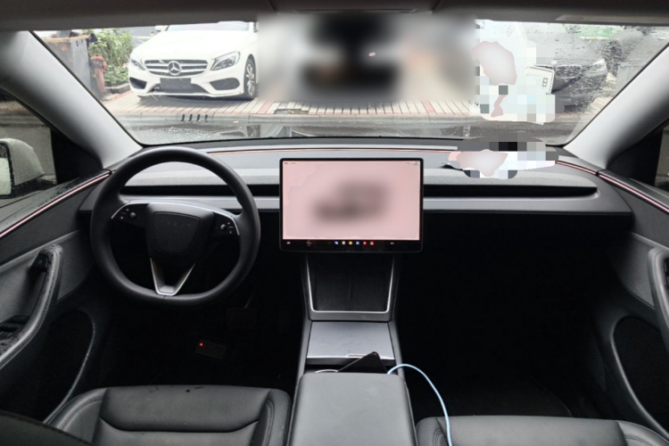 Tesla Model Y 2025 #10 Tesla Model Y 2025 immagine di auto #10