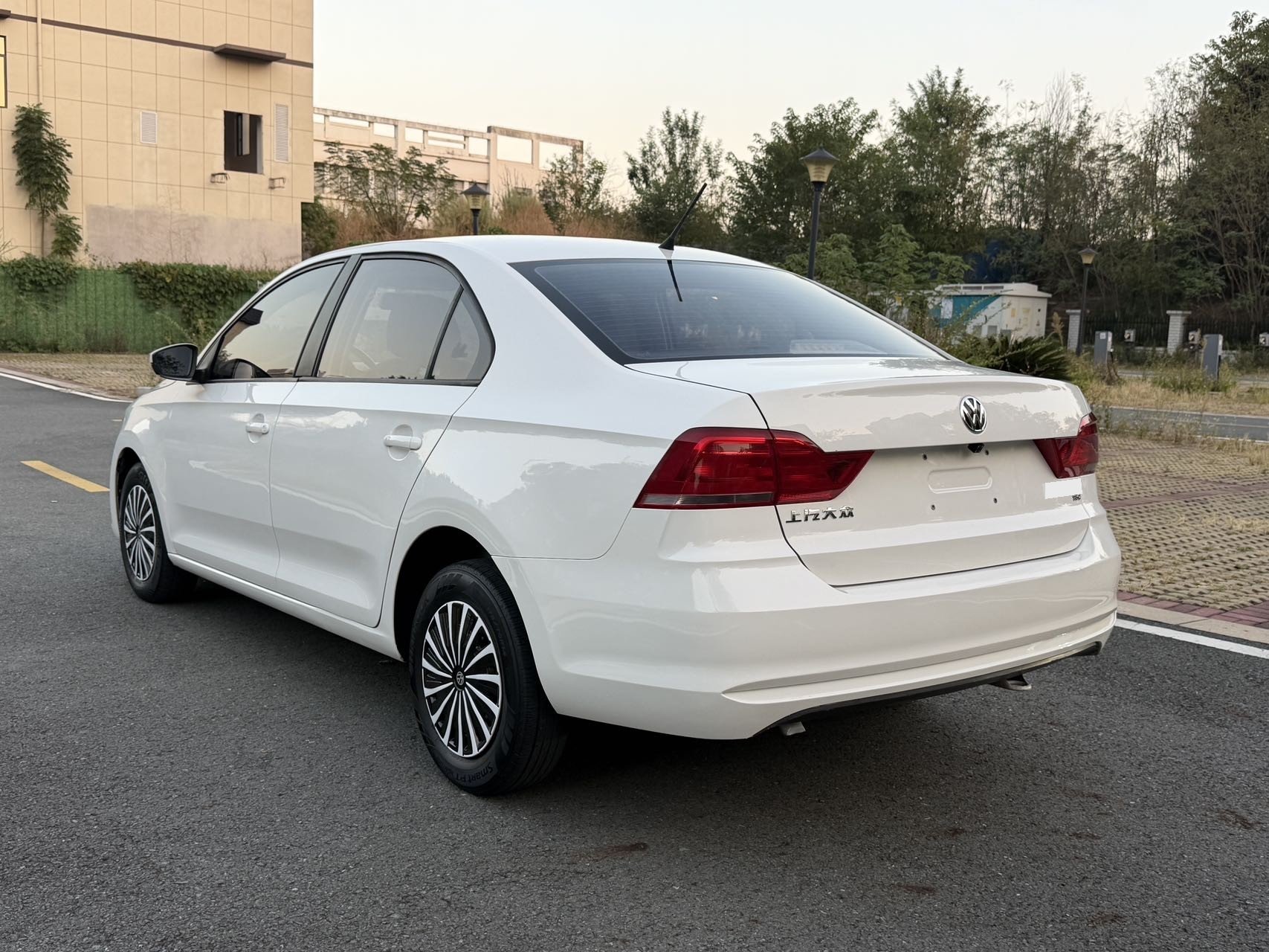 Volkswagen Santana 2017 imagen de coche #7