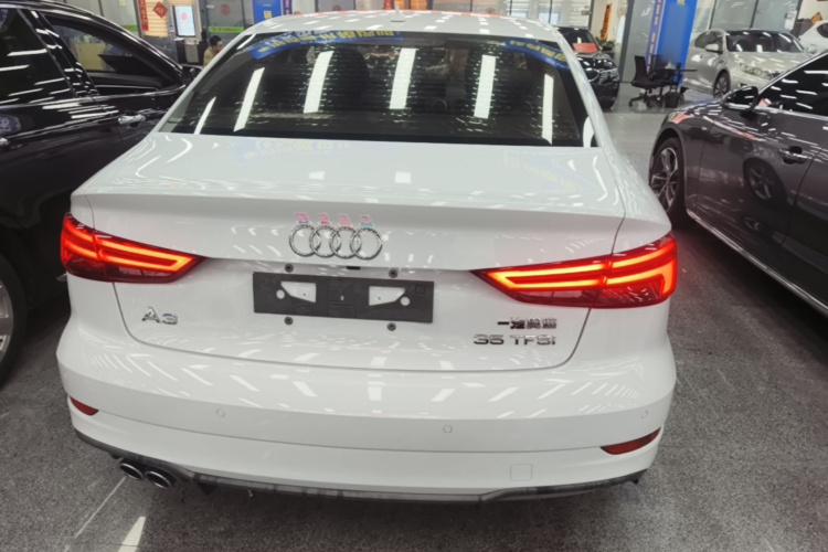 Audi A3 2018 car image #6