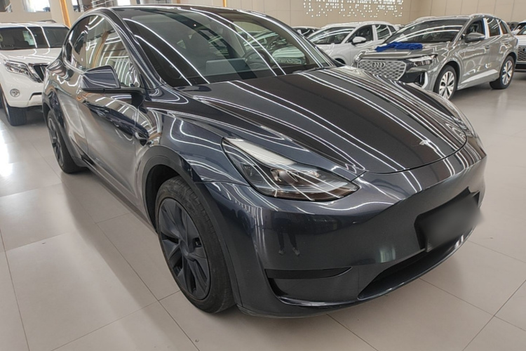 Tesla Model Y 2024 #4 Tesla Model Y 2024 car image #4