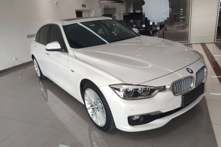 BMW 3 Series 2018 صورة سيارة #6