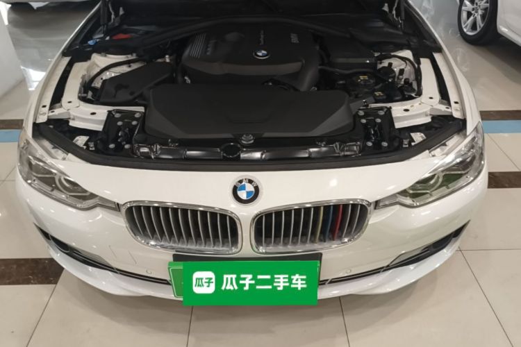 BMW 3 Series 2018 صورة سيارة #22