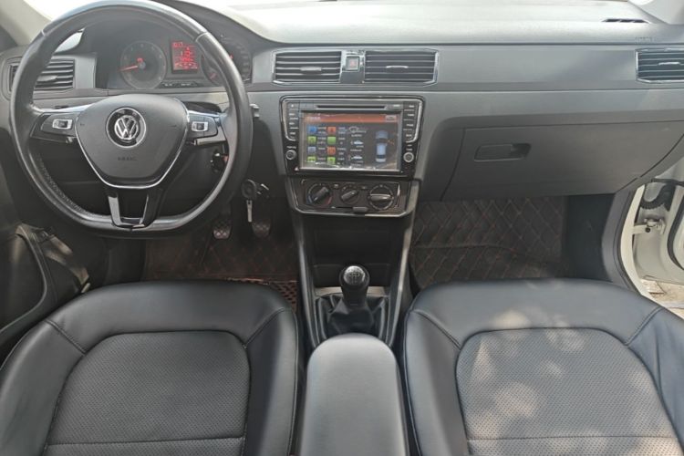 Volkswagen Santana 2017 car image #13