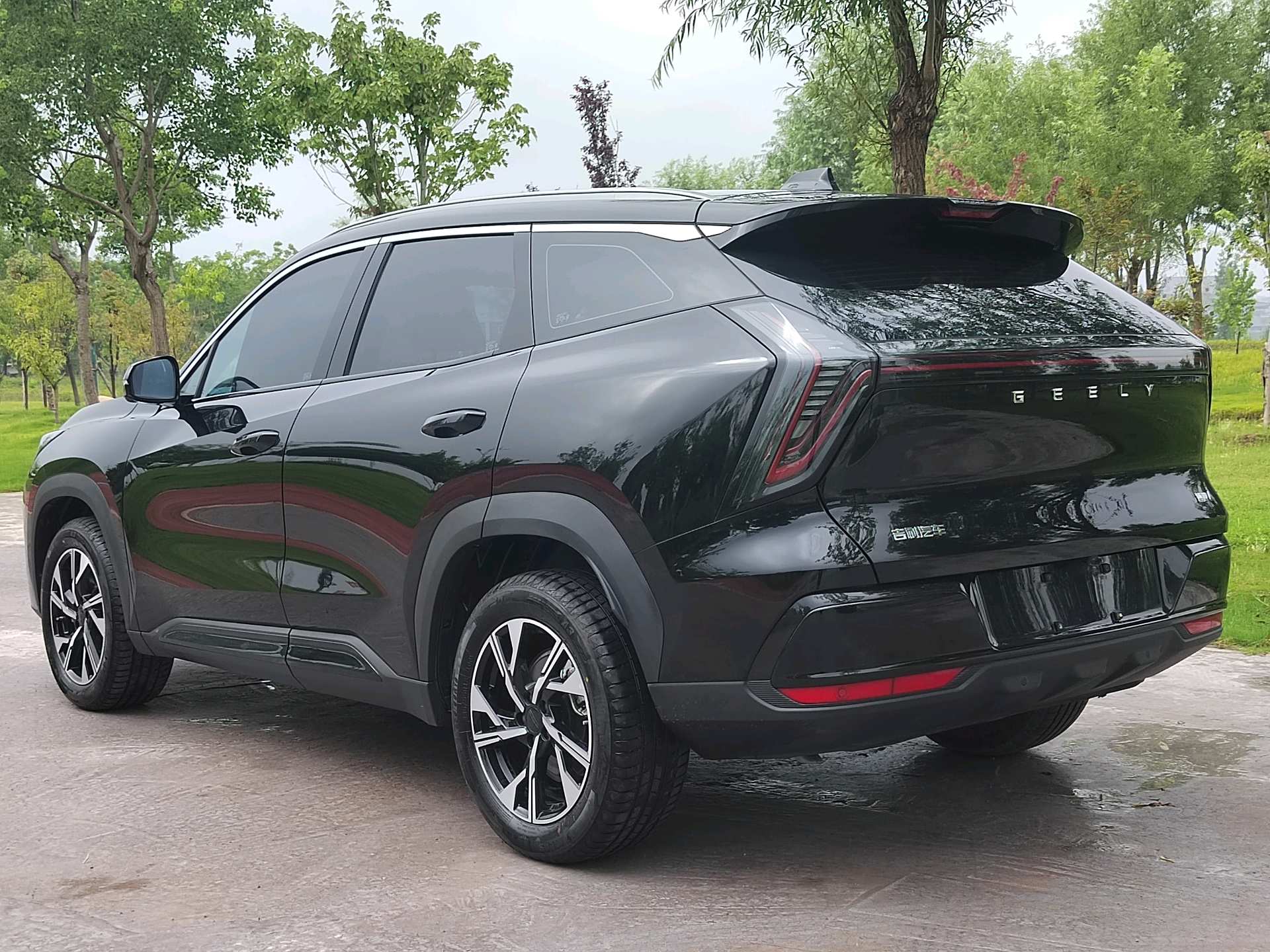 GEELY Boyue L 2025 car image #6