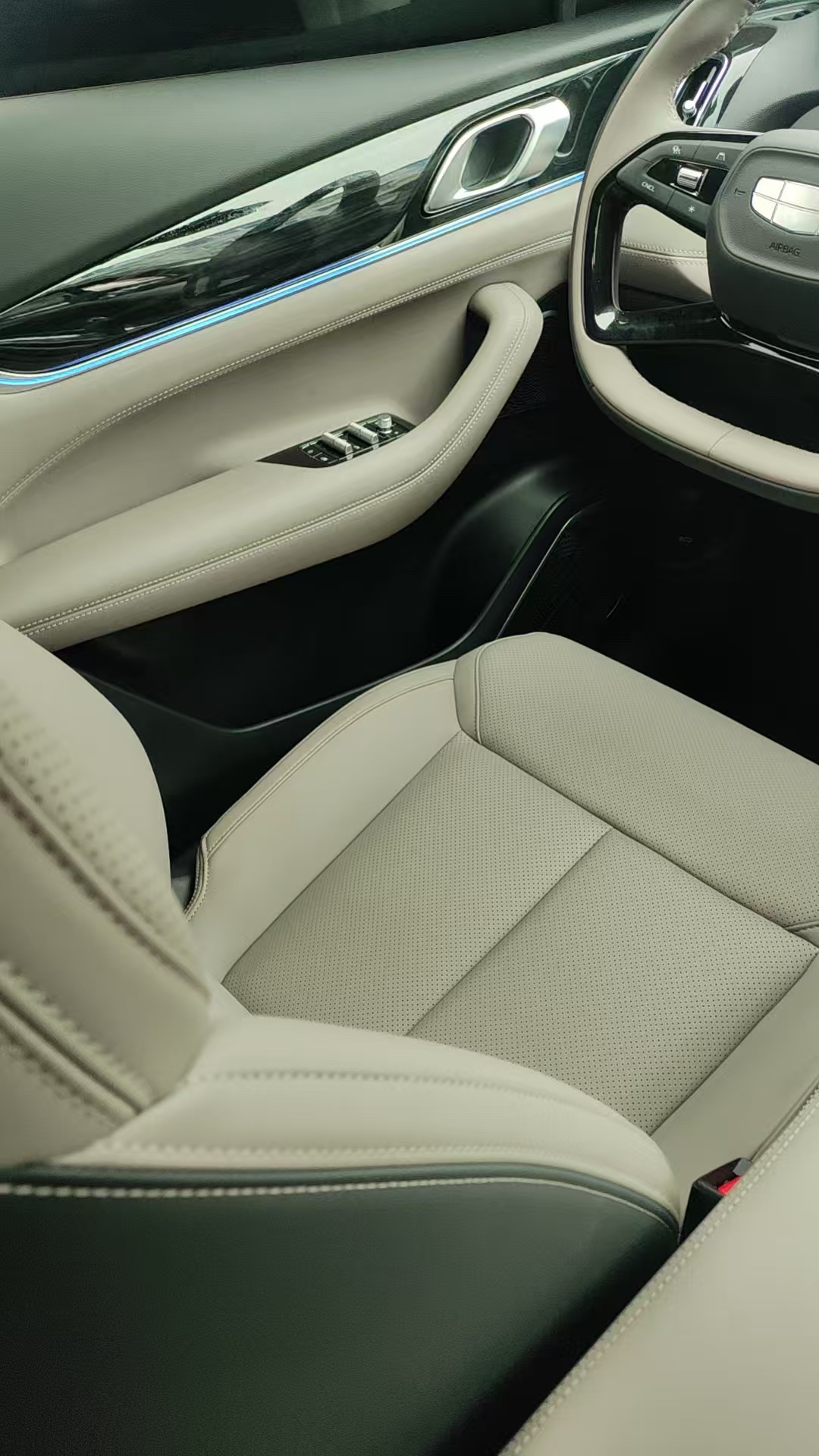 GEELY Boyue L 2026 imagem de carro #2