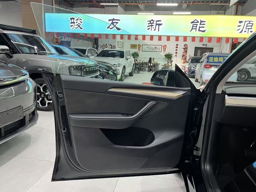 Tesla Model Y 2022 #15 Tesla Model Y 2022 car image #15
