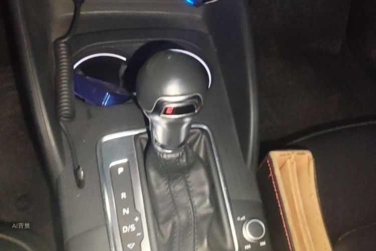 Audi A3 2018 car image #16