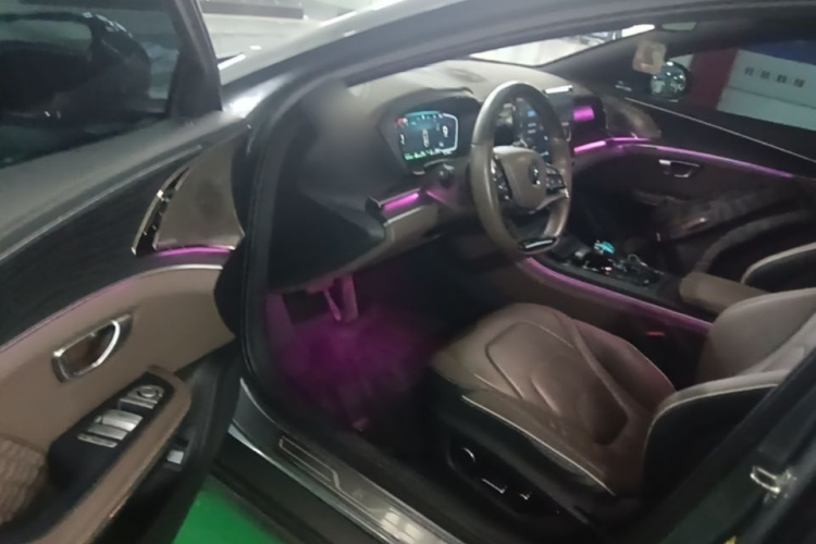 BYD Han 2023 car image #16
