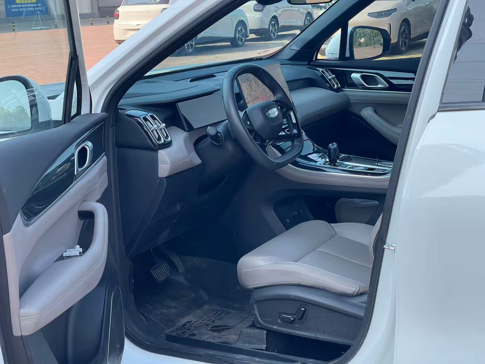 GEELY Boyue L 2025 car image #7