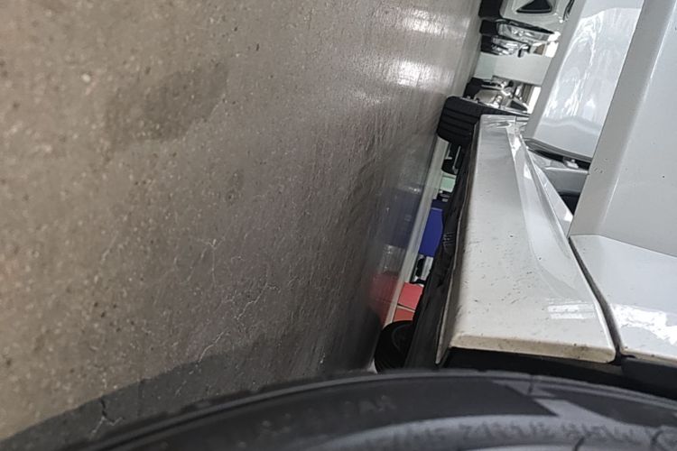 BMW 3 Series 2019 car image #26