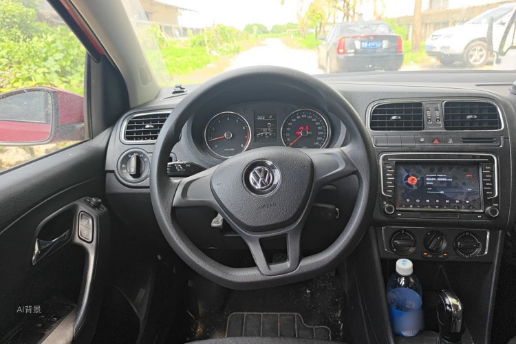 Volkswagen Polo 2014 car image #12
