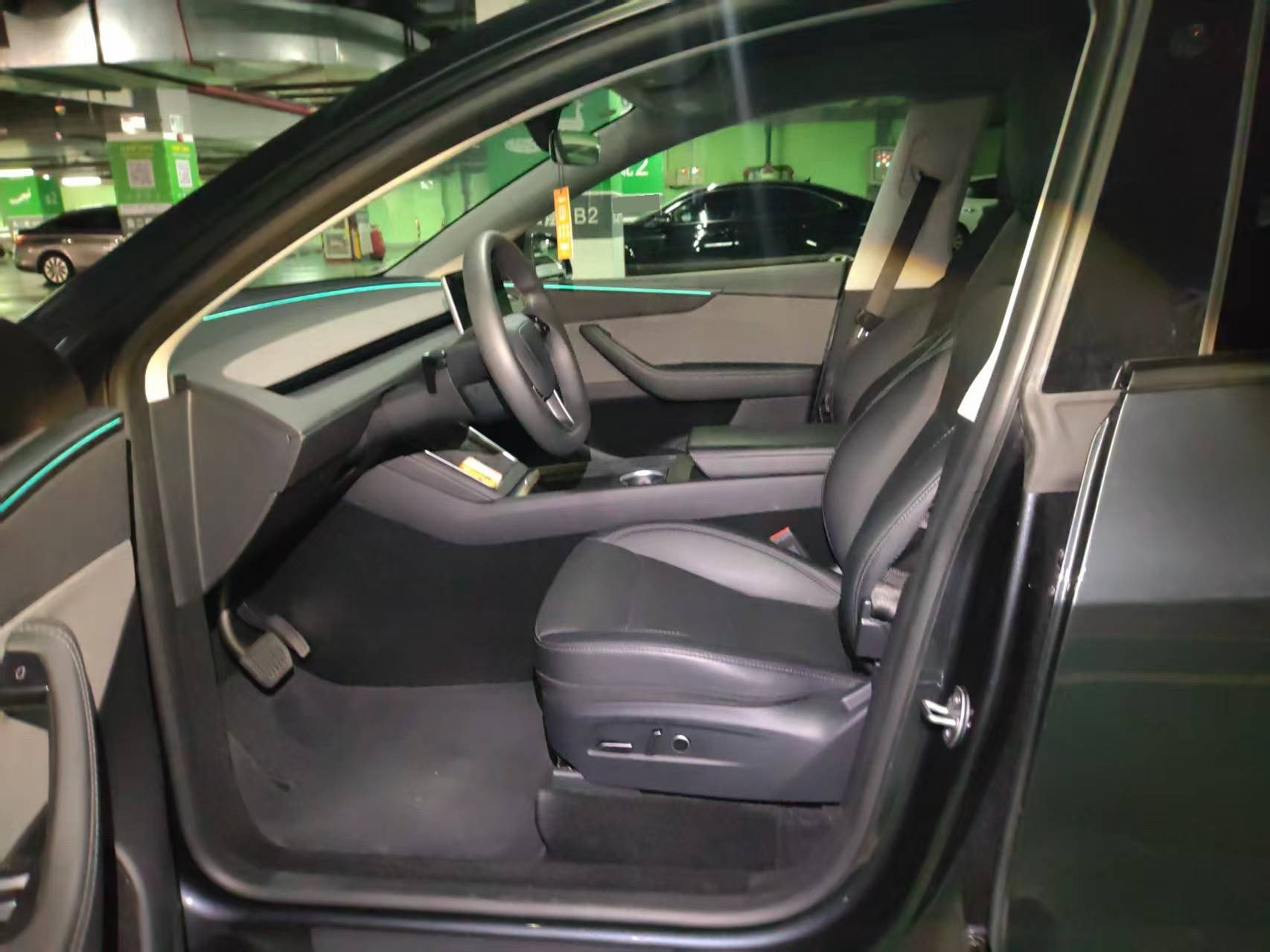 Tesla Model Y 2025 #7 Tesla Model Y 2025 car image #7