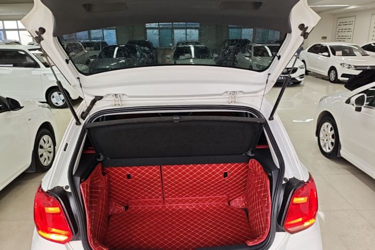Volkswagen Polo 2019 car image #19