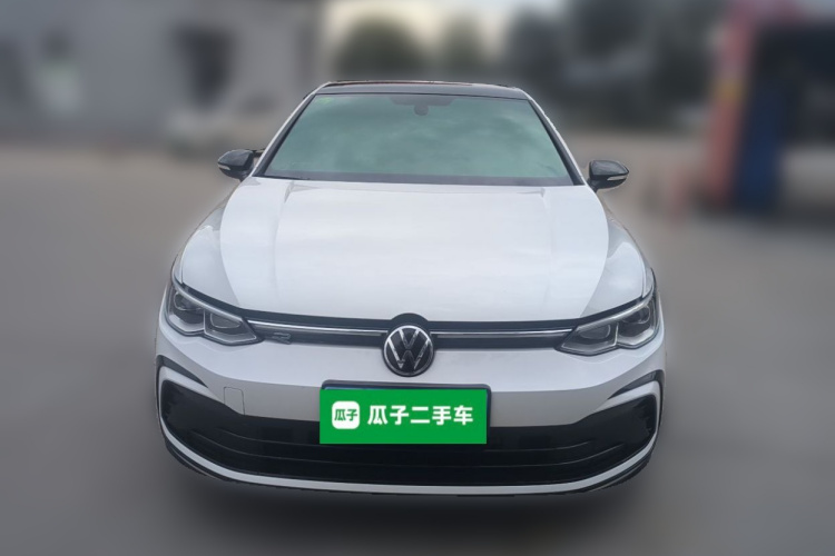Volkswagen Golf 2024 immagine di auto #3