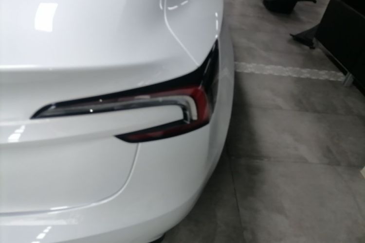 Tesla Model 3 2024 car image #8