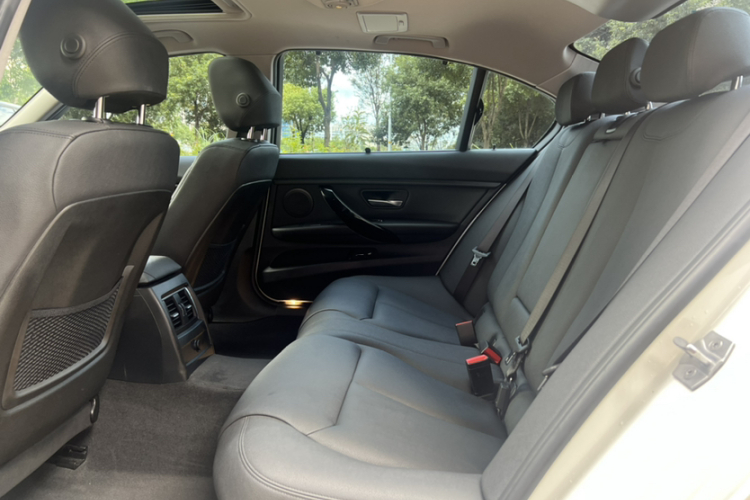 BMW 3 Series 2017 #11 BMW 3 Series 2017 car image #11