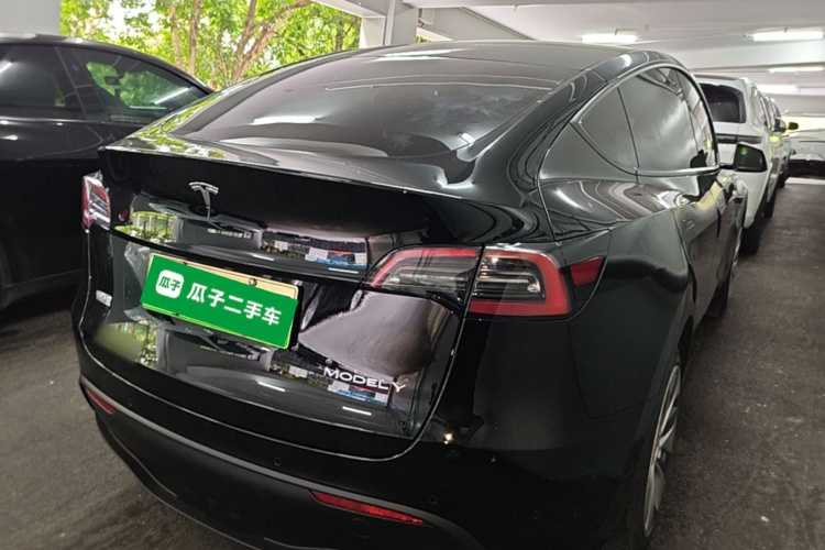 Tesla Model Y 2022 car image #7