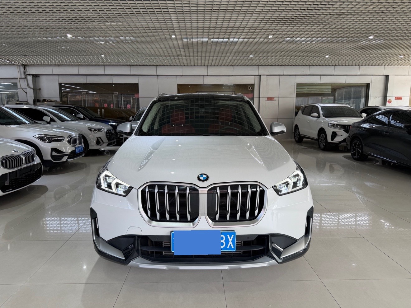 BMW X1 2023 car image #2