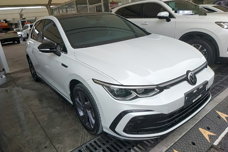 Volkswagen Golf 2023 car image #4