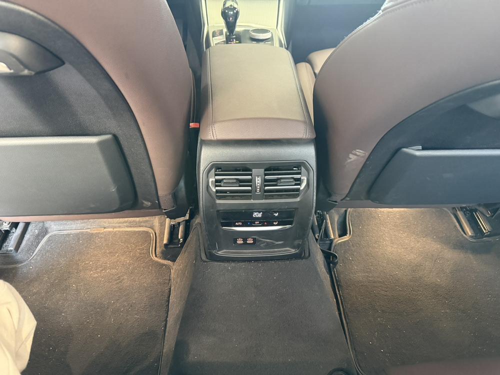 BMW 3 Series 2019 car image #10