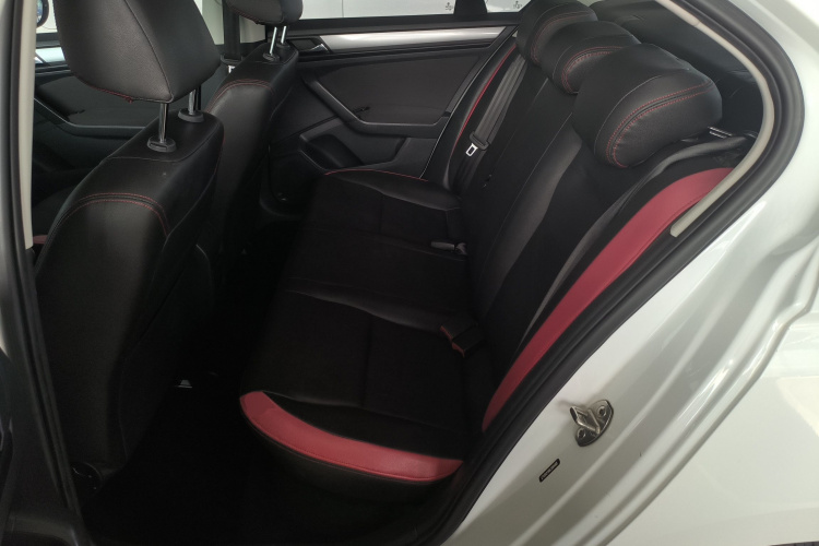 Volkswagen Bora 2021 صورة سيارة #17