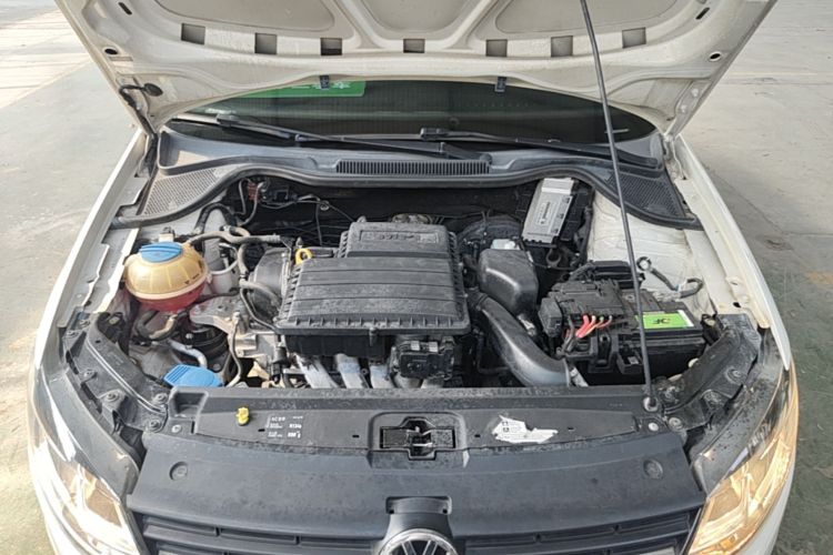 Volkswagen Polo 2016 car image #20