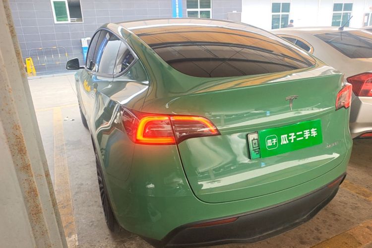 Tesla Model Y 2023 #5 Tesla Model Y 2023 car image #5
