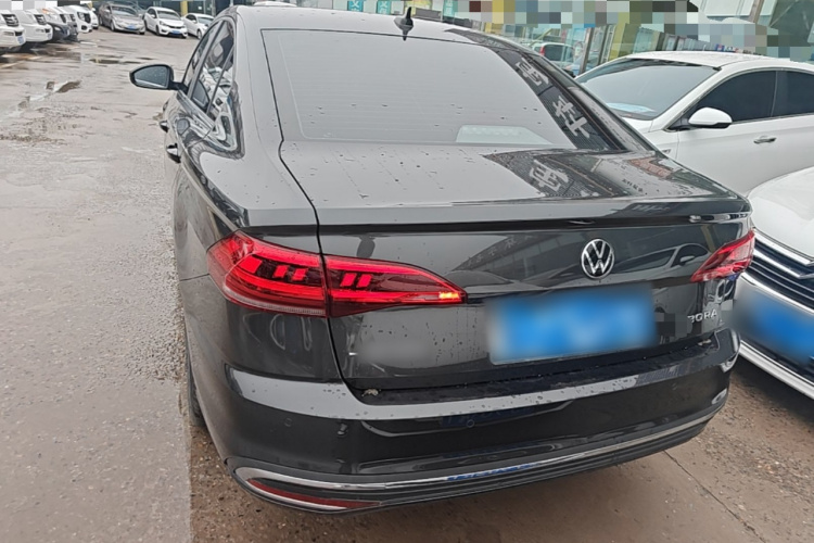 Volkswagen Bora 2026 car image #4