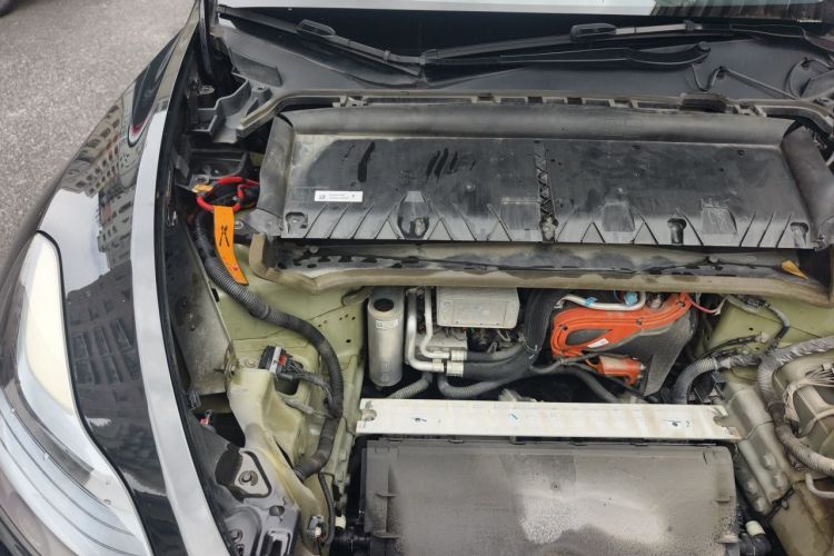 Tesla Model Y 2023 car image #23