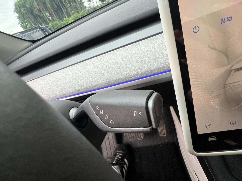 Tesla Model Y 2022 car image #24
