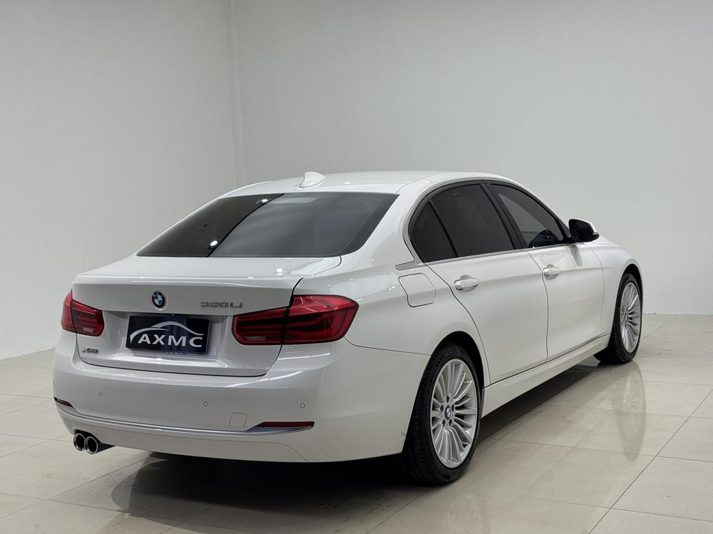 BMW 3 Series 2018 car image #6